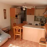 T2 Rdc Avec Terrasse, Piscine & Parking - Proche Vieux Village De - Fr-1-796-20 Gruissan