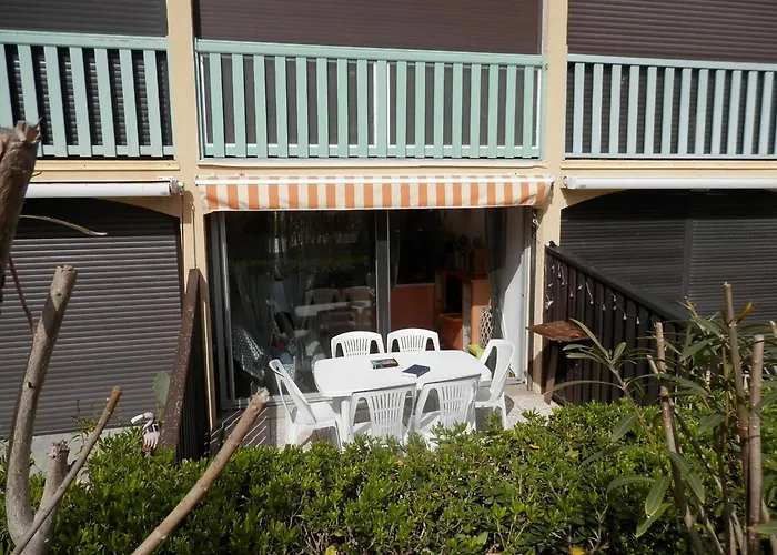T2 Rdc Avec Terrasse, Piscine & Parking - Proche Vieux Village De - Fr-1-796-20 Gruissan
