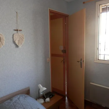 T2 Rdc Avec Terrasse, Piscine & Parking - Proche Vieux Village De - Fr-1-796-20 Lejlighed *