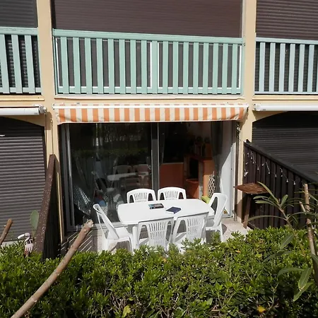 T2 Rdc Avec Terrasse, Piscine & Parking - Proche Vieux Village De - Fr-1-796-20 Gruissan