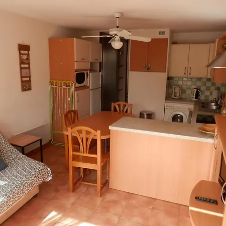 T2 Rdc Avec Terrasse, Piscine & Parking - Proche Vieux Village De - Fr-1-796-20 Gruissan