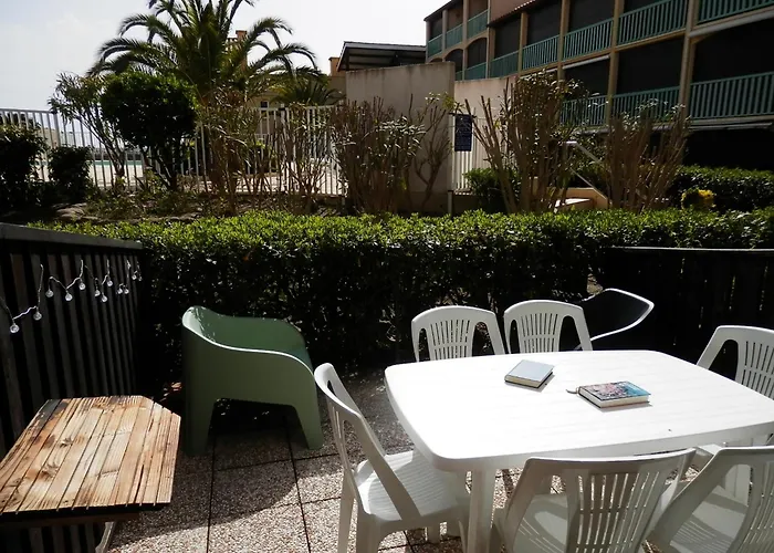T2 Rdc Avec Terrasse, Piscine&parking - Proche Vieux Village De - Fr-1-796-20 * Gruissan