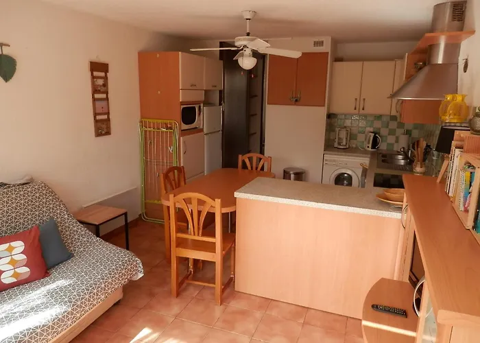 T2 Rdc Avec Terrasse, Piscine&parking - Proche Vieux Village De - Fr-1-796-20 Gruissan
