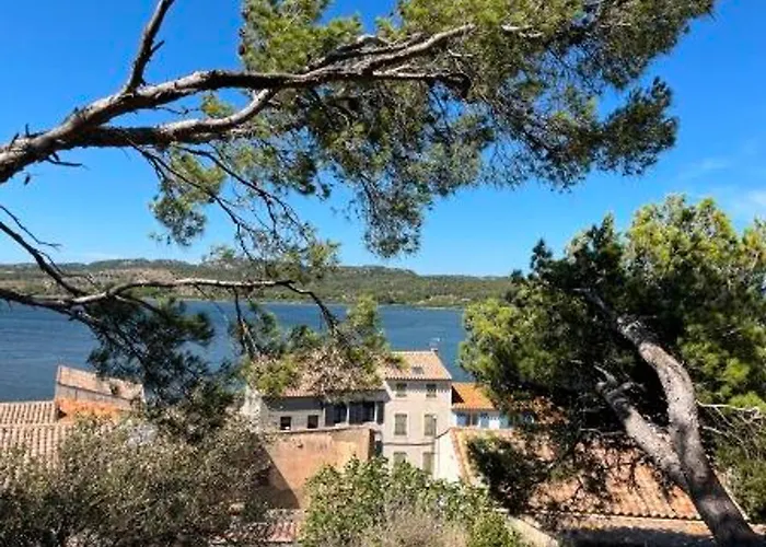 T2 Rdc Avec Terrasse, Piscine&parking - Proche Vieux Village De - Fr-1-796-20 Apartment